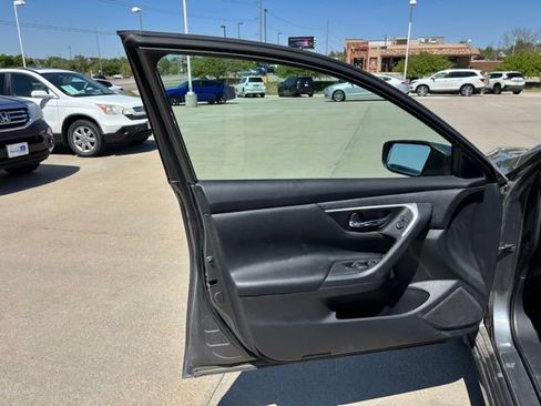 Used 2017 Nissan Altima 2.5 S w/ Power Driver Seat Package FWD image 9