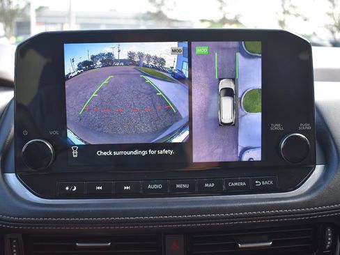 Used 2023 Nissan Rogue Platinum w/ Platinum Premium Package AWD/4WD image 40