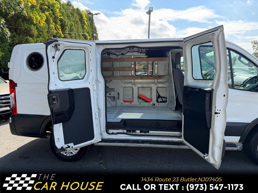 Used 2015 Ford Transit 250 130 Low Roof w/ Exterior Upgrade Package RWD image 17