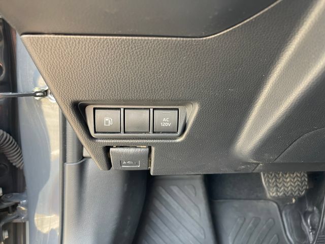 Used 2023 Toyota Prius Prime FWD image 29