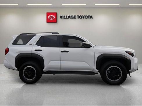 Certified 2025 Toyota 4Runner TRD Off-Road Premium image 6