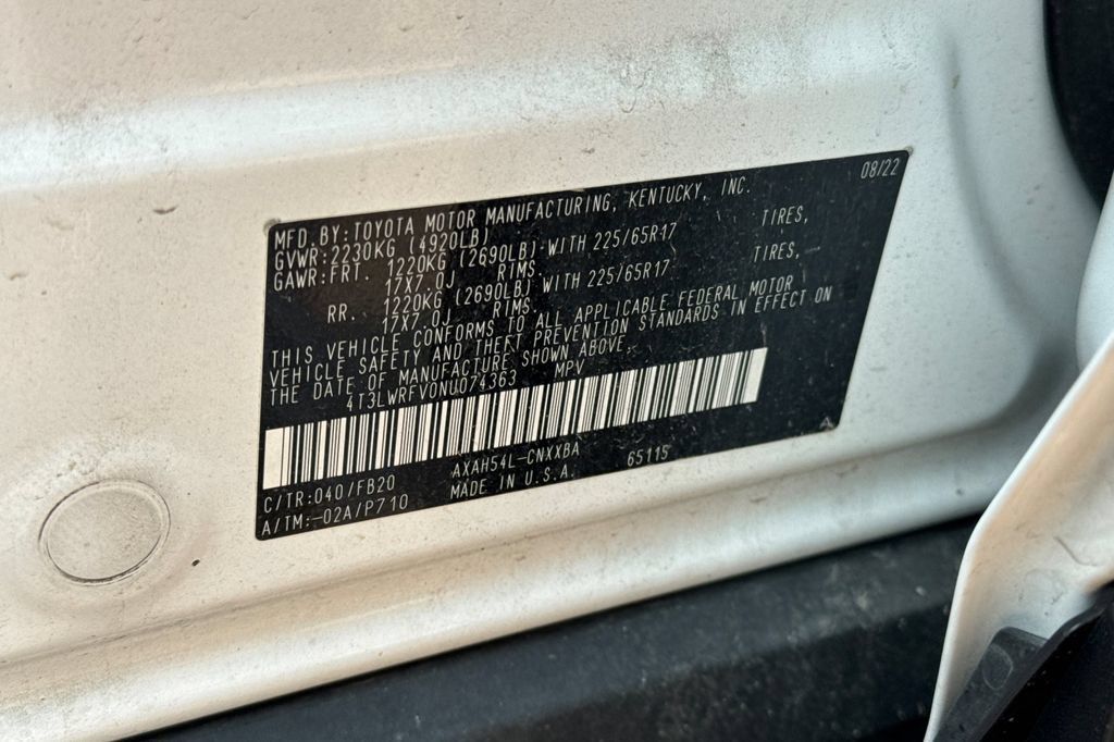 Used 2022 Toyota RAV4 LE AWD/4WD image 31