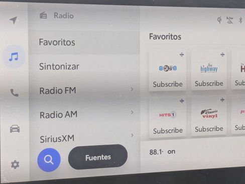Used 2025 Toyota Corolla Cross XLE w/ Convenience Package image 14