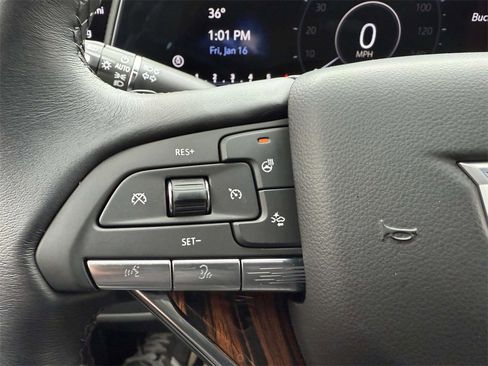 Used 2024 Cadillac Escalade Luxury image 24