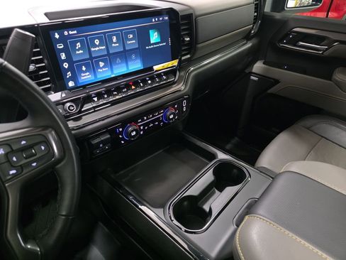 Used 2025 Chevrolet Silverado 2500 ZR2 w/ Technology Package image 25