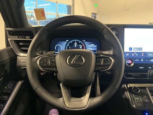 Used 2026 Lexus GX 550 image 11