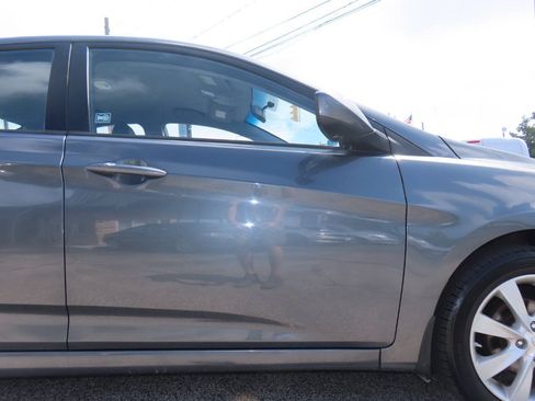 Used 2013 Hyundai Accent GLS w/ Premium Pkg FWD image 20