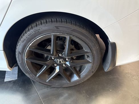 Used 2021 Honda Civic Sport image 11