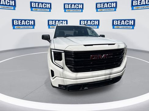 Used 2024 GMC Sierra 1500 Elevation AWD/4WD image 3