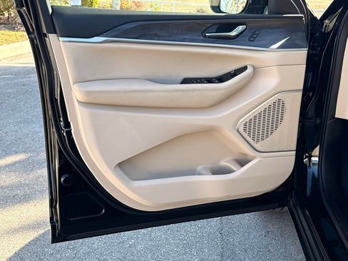 New 2026 Jeep Grand Cherokee L Limited RWD image 29