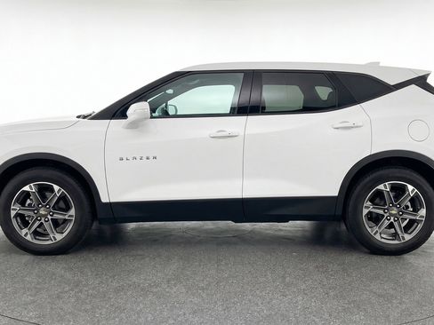 Used 2025 Chevrolet Blazer LT image 5