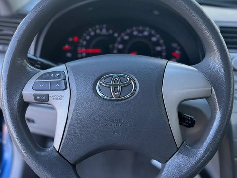 Used 2011 Toyota Camry LE FWD image 9