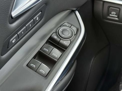 Used 2023 Cadillac XT4 Premium Luxury w/ Cold Weather Package AWD/4WD image 19