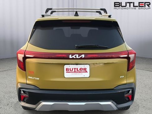 Used 2024 Kia Seltos SX w/ SX Sunroof Package AWD/4WD image 5