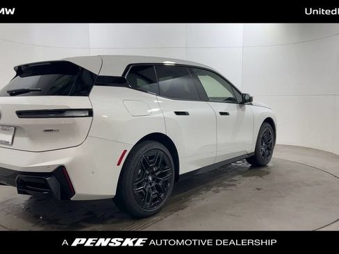 Used 2026 BMW iX xDrive60 w/ M Sport Package AWD/4WD image 8
