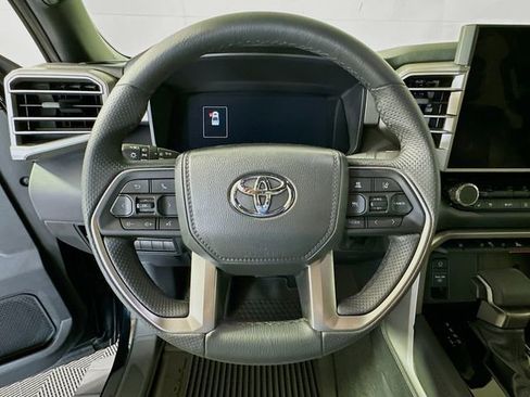 Used 2025 Toyota Tundra Limited AWD/4WD image 13