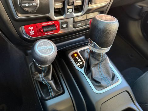 Used 2023 Jeep Wrangler Unlimited Rubicon 4xe image 39