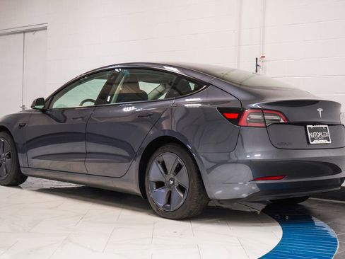 Used 2023 Tesla Model 3 Standard Range image 29