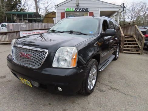 Used 2013 GMC Yukon XL Denali image 2
