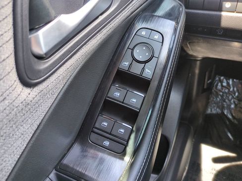 Certified 2023 Nissan Rogue SV FWD image 18
