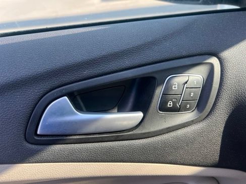 Used 2018 Ford Escape Titanium w/ Ford Safe & Smart Package AWD/4WD image 21