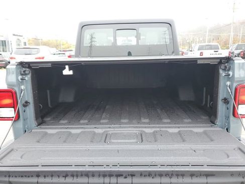 New 2026 Jeep Gladiator Sport image 5