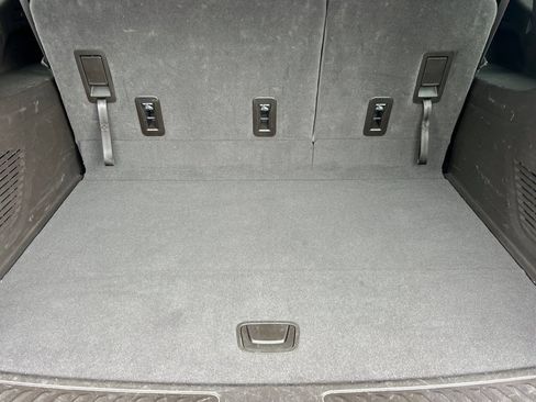 Used 2025 Chevrolet Suburban LT AWD/4WD image 23