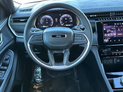 New 2025 Jeep Grand Cherokee Laredo X image 14