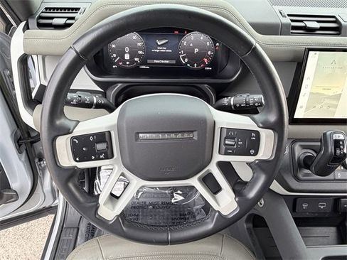 Used 2023 Land Rover Defender 110 S image 10