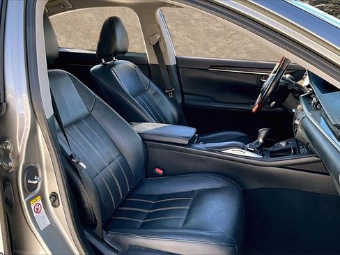 Used 2017 Lexus ES 350 image 7