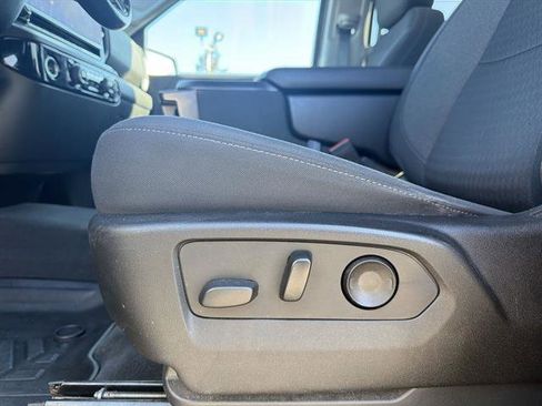 Used 2022 Chevrolet Silverado 1500 LT image 36