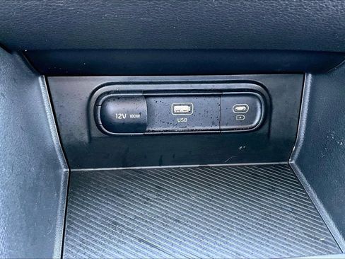 Used 2024 Kia Sportage LX AWD/4WD image 16
