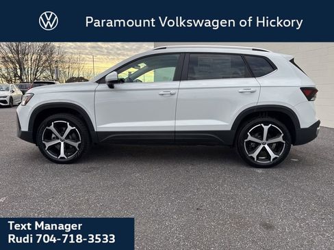 New 2026 Volkswagen Taos SEL image 5