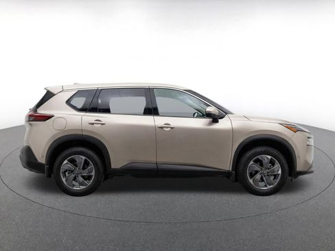 Used 2025 Nissan Rogue SV FWD image 11