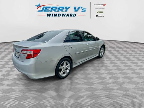 Used 2014 Toyota Camry SE FWD image 8