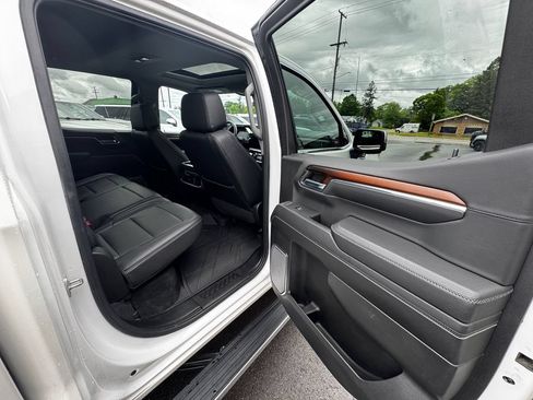 Used 2024 GMC Sierra 1500 Denali w/ Denali Reserve Package AWD/4WD image 30