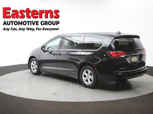 Used 2017 Chrysler Pacifica LX w/ Tire & Wheel Group FWD image 62