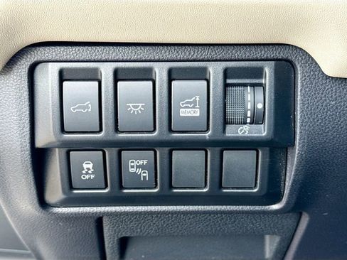 Used 2022 Subaru Ascent Touring AWD/4WD image 10