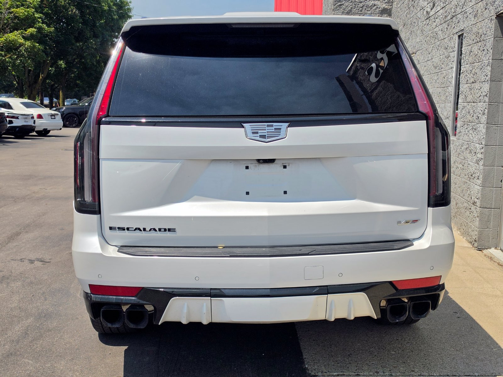 Used 2024 Cadillac Escalade V w/ LPO, ONYX Package AWD/4WD image 7