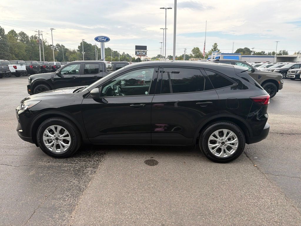 Used 2025 Ford Escape Active FWD image 6
