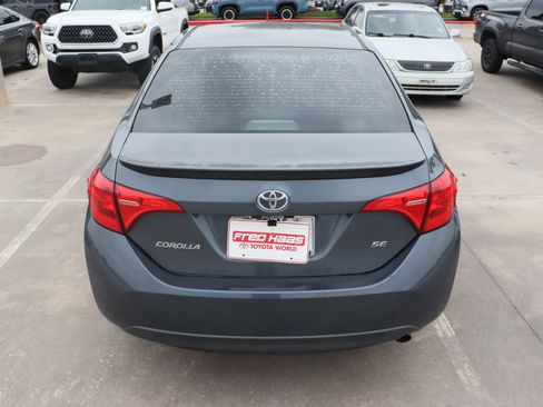 Used 2018 Toyota Corolla SE FWD image 10