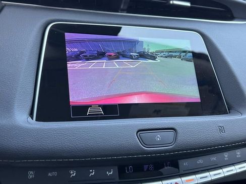 Used 2020 Cadillac XT4 Premium Luxury w/ Cold Weather Package AWD/4WD image 22