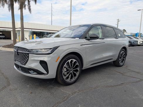 New 2026 Lincoln Nautilus Reserve image 8