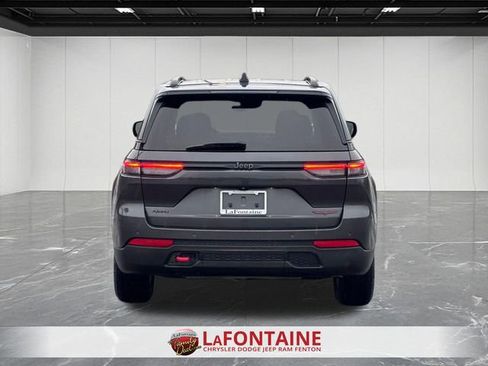 Used 2022 Jeep Grand Cherokee Trailhawk image 4