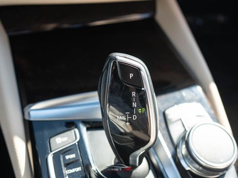 Used 2018 BMW 530i xDrive image 36