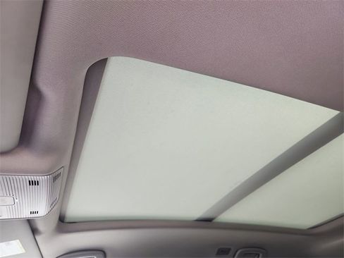 Used 2024 Volkswagen Atlas Peak Edition SE image 18