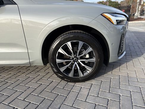 Certified 2025 Volvo XC60 B5 Plus image 5
