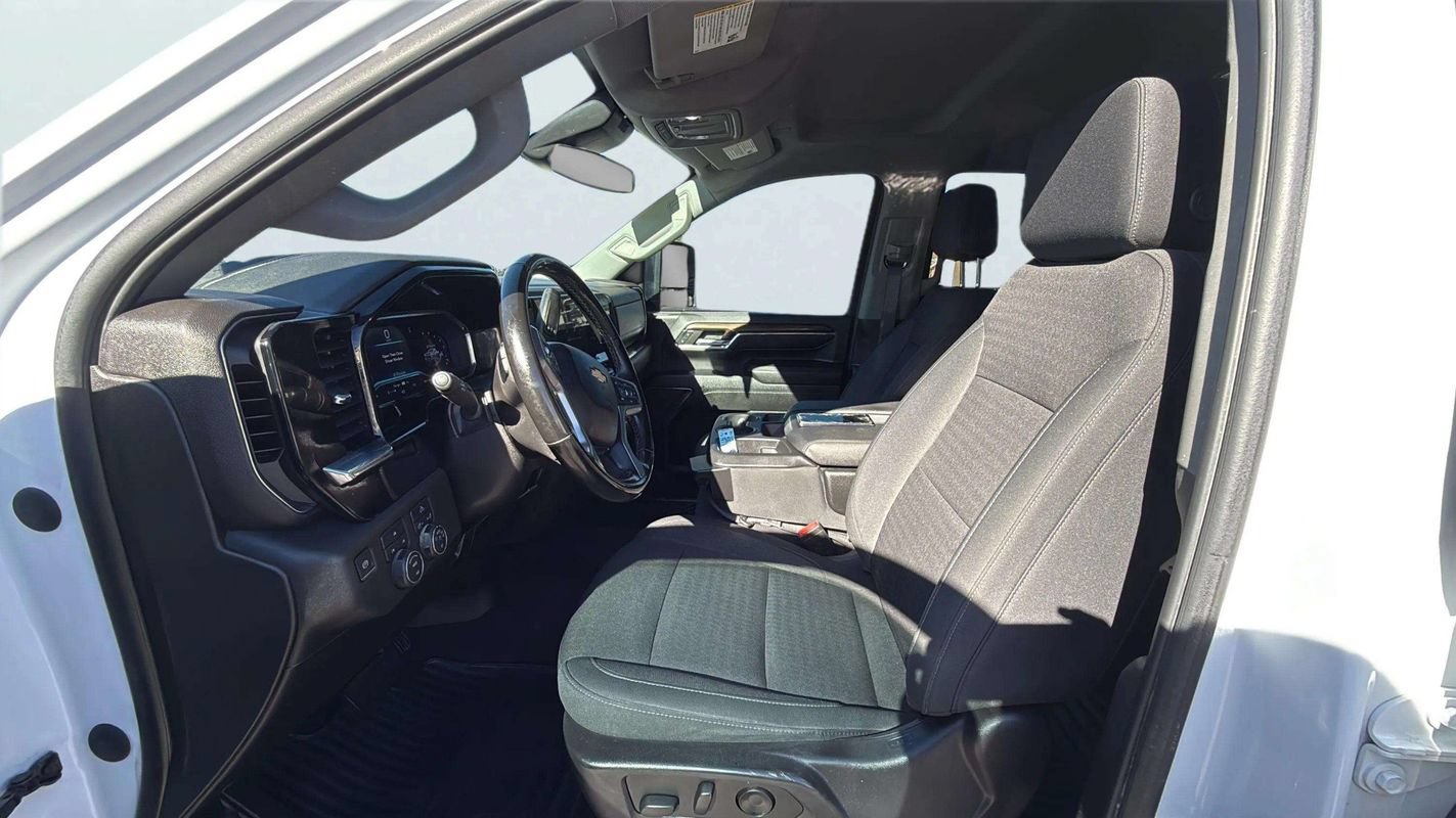Used 2024 Chevrolet Silverado 2500 LT w/ Convenience Package AWD/4WD image 16