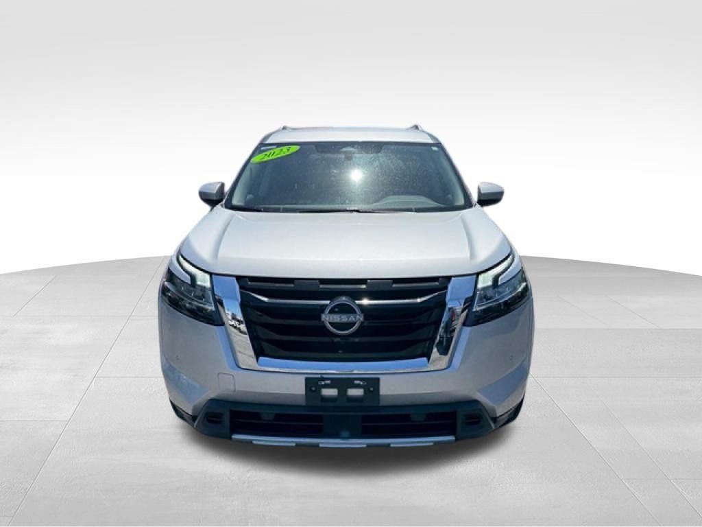 Used 2023 Nissan Pathfinder SL AWD/4WD image 10