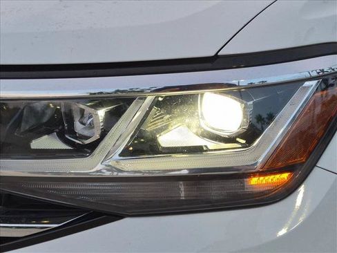 Used 2022 Volkswagen Atlas SE w/ Panoramic Sunroof Package AWD/4WD image 10